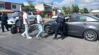 Accidente en colonia Esperanza deja solo daños materiales