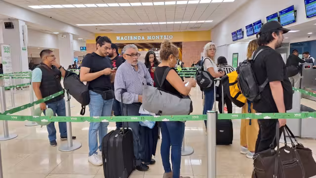 Hay buena afluencia de pasajeros en el aeropuerto de Mérida
