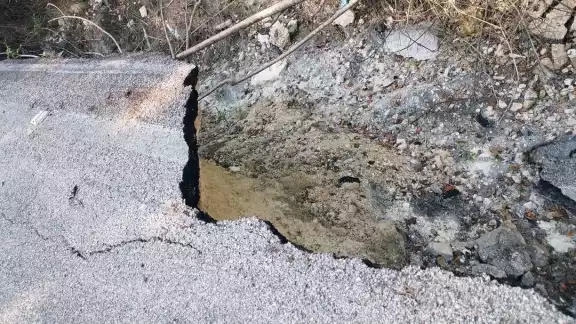El estado actual de las carreteras se han vuelto un peligro para los conductores El estado actual de las carreteras se han vuelto un peligro para los conductores