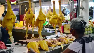 Los precios del huevo, pollo, papa y tomate verde mostraron disminuciones significativas