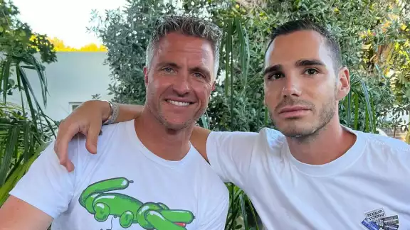 Schumacher compartió una foto con su amado en Instagram y agradeció sus buenos deseos Schumacher compartió una foto con su amado en Instagram y agradeció sus buenos deseos