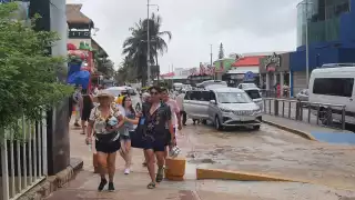Más de 400 mil turistas quedarían varados en  Quintana Roo  ante el Huracán Beryl