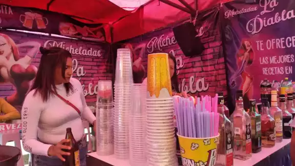 Así fue asesinado el dueño de la chelería 'Las mamalonas' en Tepito Así fue asesinado el dueño de la chelería 'Las mamalonas' en Tepito