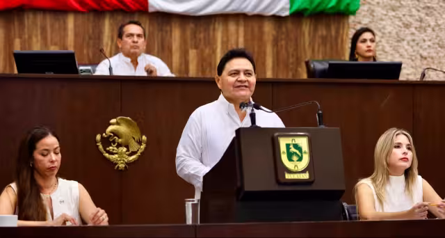 El fiscal Juan Manuel León anuncia ante la LXIII Legislatura la creación del Comité de Participación Ciudadana