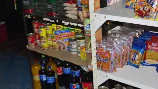 Exhortan a la población a no hacer compras de pánico y sólo adquirir lo necesario en caso de huracán