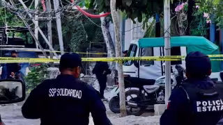 Paramédicos brindaron los primeros auxilios al mototaxista lesionado antes trasladarlo al hospital