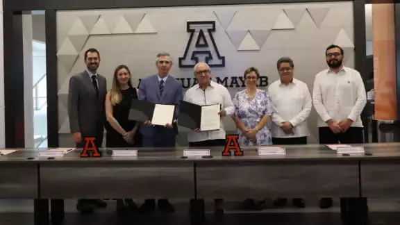 La Universidad Anáhuac Mayab firmó el convenio con la Universidad Católica San Antonio de Murcia La Universidad Anáhuac Mayab firmó el convenio con la Universidad Católica San Antonio de Murcia
