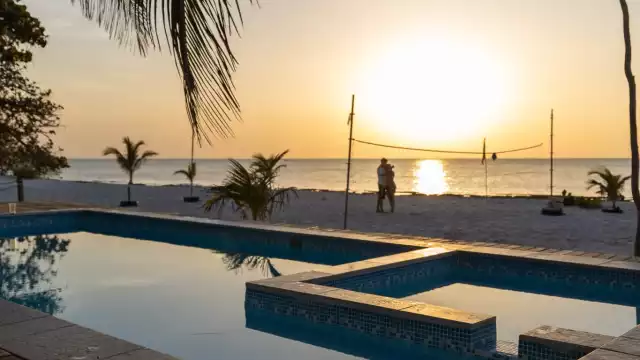 ¿Buscas una playa tranquila este verano? Visita Costa del Sol en Campeche