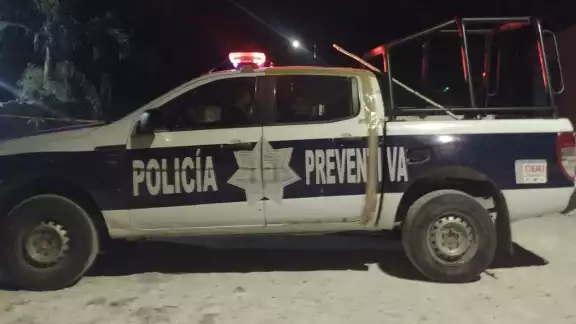 El agresor fue detenido, mientras que la víctima fue llevada al hospital