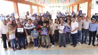 Entregan más de 130 apoyos de mejora de vivienda a familias de comisarías de Mérida