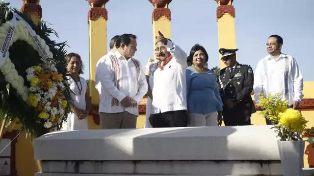 El gobernador Joaquín Díaz Mena encabezó la ceremonia por el 101 aniversario luctuoso de Felipe Carrillo Puerto