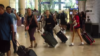 Investigan brote de ciclosporiasis en Quintana Roo por turistas de Reino Unido
