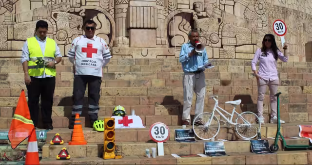 Se alzó la voz en el Monumento a la Patria de Mérida