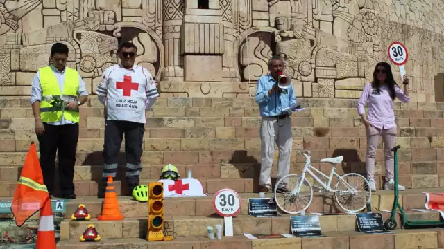 Se alzó la voz en el Monumento a la Patria de Mérida