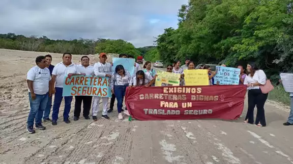 Exigen carreteras dignas Exigen carreteras dignas