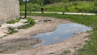 Vecinos de Quinta Hermosa, Campeche  denuncian rebosamiento de aguas negras