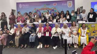 Presentan en la Filey la antología “Jach Yucatecas”, que reúne a 41 autoras del estado