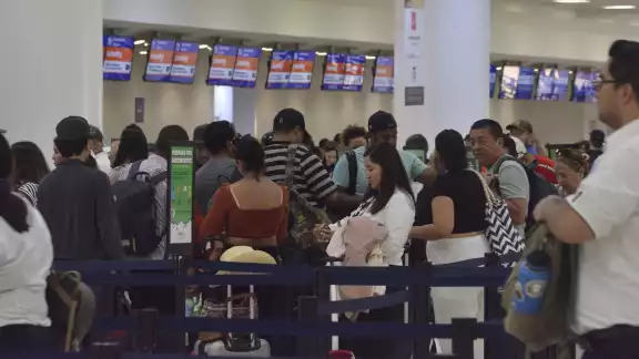 Hay gran afluencia de pasajeros en el aeropuerto de Cancún Hay gran afluencia de pasajeros en el aeropuerto de Cancún