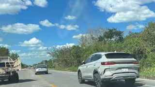 Un choque entre tres vehículos se registró en la carretera Champotón–Escárcega.