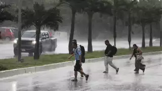 El Servicio Meteorológico Nacional informó que hay un área de inestabilidad atmosférica asociada a una onda tropical.