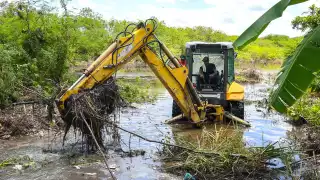   Ayuntamiento de Campeche realiza acciones de mantenimiento para evitar inundaciones por “Beryl”  