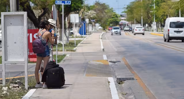 A veces los taxis de plataforma te cobran un cargo “extra”.