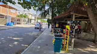 Comercio ambulante en  Puerto Morelos  crece sin control y regulación