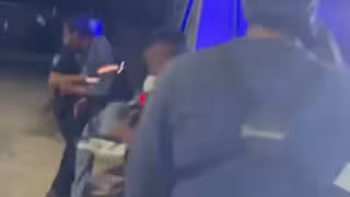 Con violencia, policía detiene a motorista tras huir de retén en Seybaplaya