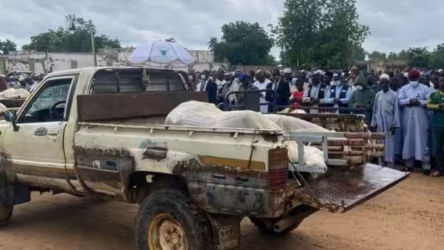 En Nigeria se reportaron al menos  81 muertos en el ataque a una aldea atribuido a Boko Haram