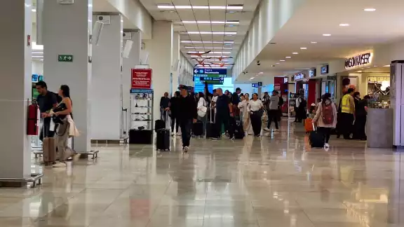Ante el cancelamiento de los vuelos de Houston, pasajeros se vieron afectados Ante el cancelamiento de los vuelos de Houston, pasajeros se vieron afectados