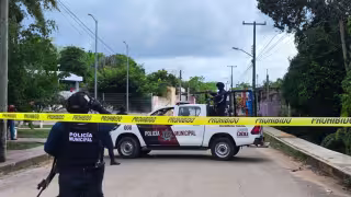 Paramédicos lograron estabilizar al lesionado y lo subieron a una ambulancia, pero murió pocos minutos después