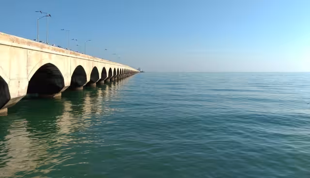 Pemex asegura que un operativo conjunto ha sellado los ductos dañados sin afectar al ecosistema