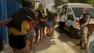 Catean bar en la colonia Ejidal y localizan a 18 víctimas de trata en Playa del Carmen