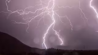 Cómo actuar ante una tormenta eléctrica y fuertes vientos en Yucatán