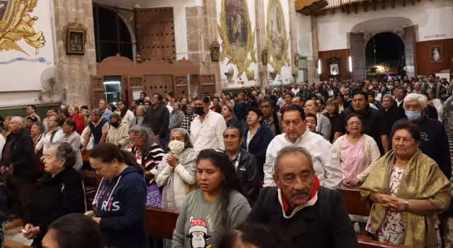 Fieles asistieron a las mañanitas a la Virgen de Guadalupe en San Cristóbal