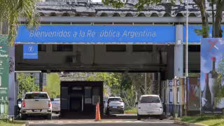 Bolsonaro habría llegado a Argentina y después tomado un vuelo a Ecuador.