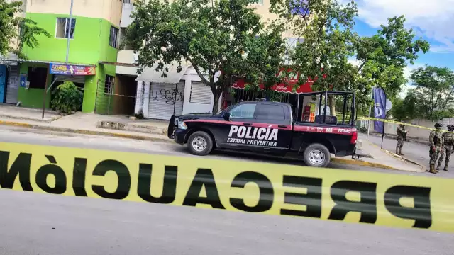 El ataque habría ocurrido en otro punto del conjunto habitacional, pues en la zona donde cayó la víctima los uniformados no encontraron casquillos percutidos.