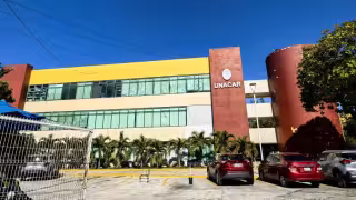 Jubilados de la Universidad Autónoma de Carmen rechazan acusaciones de la rectora y exigen respeto