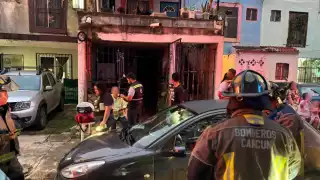 omberos lograron controlar las llamas, mientras una de las víctimas era trasladada al Hospital General “Dr. Jesús Kumate Rodríguez”