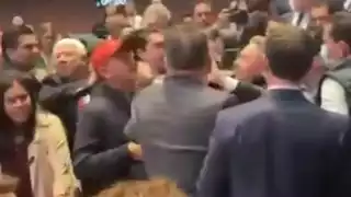 Senador Mario Vázquez presenta denuncia ante la FGR contra Miguel Ángel Yunes.