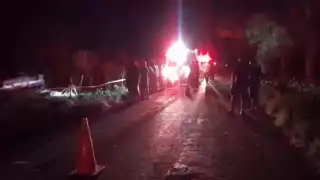 Pierde la vida al sufrir aparatosa volcadura