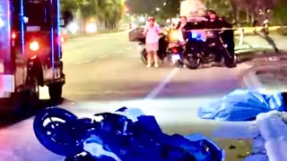 El cuerpo sin vida del motociclista quedó tendido sobre el pavimento.