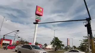 Nuevos semáforos de Chetumal reportan fallas pese a inversión millonaria