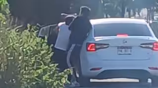 Captan en video presunta privación ilegal de un hombre en Cancún