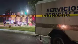 Motociclista pierde la vida al estrellarse contra un poste en Cancún