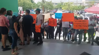 Protestan en Soriana de Cancún tras el accidente que dejó sin una pierna a una promotora