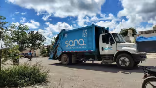 Sana bloquea cobros ilegales para la recolección de basura en Kanasín y desata enojo de los trabajadores