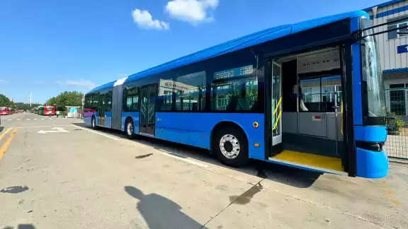 Serán 4 autobuses articulados, eléctricos y con capacidad para 140 personas para la Ruta Periférico de Mérida Serán 4 autobuses articulados, eléctricos y con capacidad para 140 personas para la Ruta Periférico de Mérida