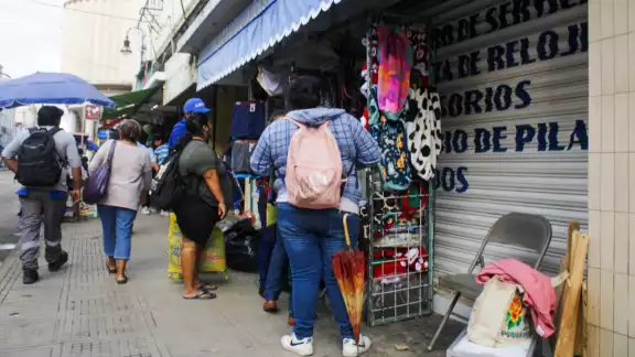 La situación afecta al 60 por ciento del comercio establecido, con una competencia desleal La situación afecta al 60 por ciento del comercio establecido, con una competencia desleal