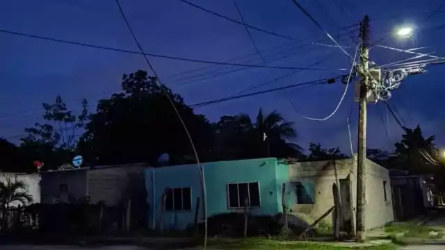 Un apagón está afectando a las principales ciudades de la Península de Yucatán.